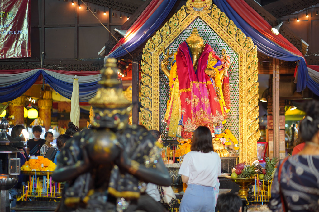 เทวาลัยพระพิฆเนศ สี่แยกห้วยขวาง
