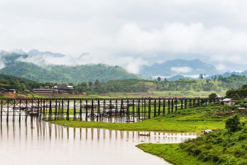 เยี่ยมชมวิถีชีวิตชุมชนชาวมอญที่สังขละบุรี