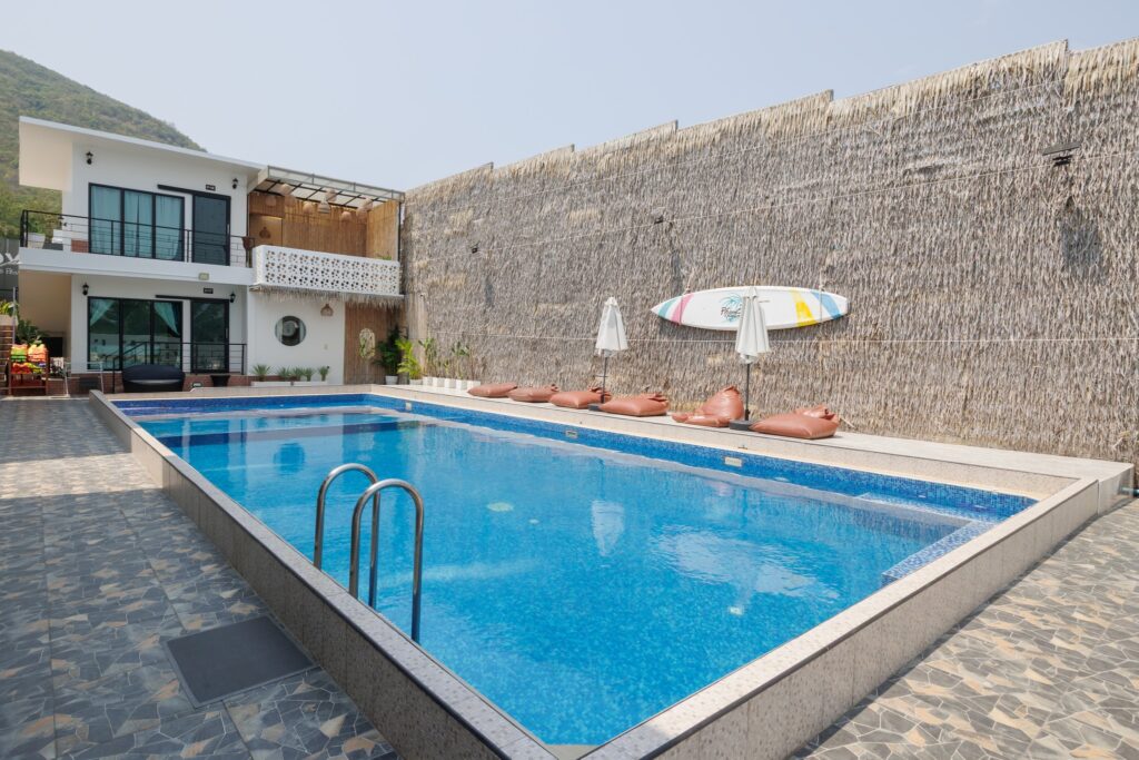 last sea resort