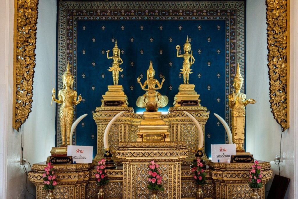 ศาลหลักเมือง กรุงเทพฯ ศูนย์รวมจิตใจของคนกรุงเทพฯมายาวนาน 