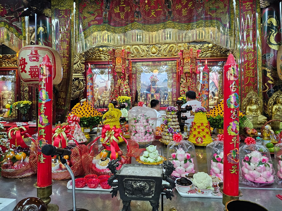 ศาลเจ้าพ่อเสือ อายุกว่า 174 ปีแถวเสาชิงช้า