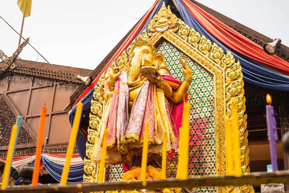 เทวาลัยพระพิฆเนศ แยกรัชดา ที่เที่ยวสายมูชื่อดังของไทย