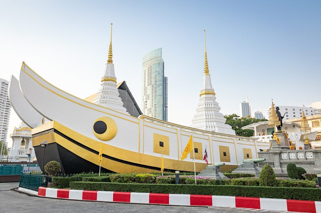 วัดยานนาวา วัดเก่าแก่ย่านเจริญกรุงตั้งแต่สมัยอยุธยา