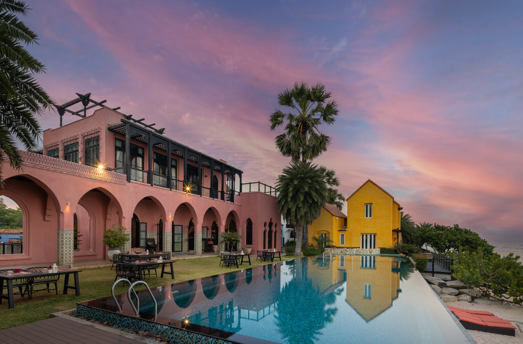 Villa Maroc รีสอร์ตสไตล์โมร็อคหรูหรา ติดทะเล