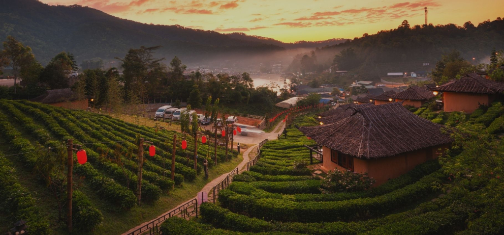 หมู่บ้านรักไทย