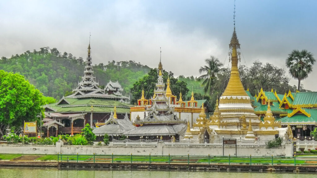 วัดจองคำ และ วัดจองกลาง