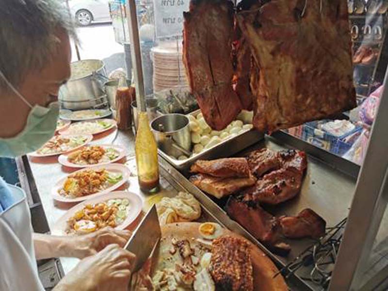 ร้านนายฉ้ว